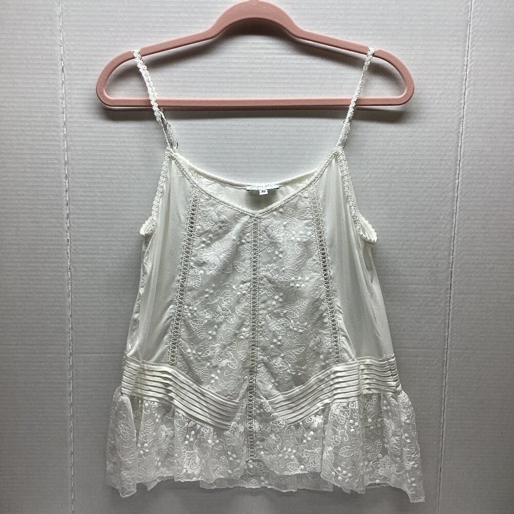 JUNIPER BLU WHITE TANK TOP ROSES ON LACE PTP:19-22" SO PRETTY